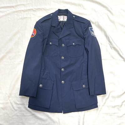 【第肆場】近代勋奖章徽章服饰杂项专场 - 民国时期 空军藏青色忠勇臂章常礼服