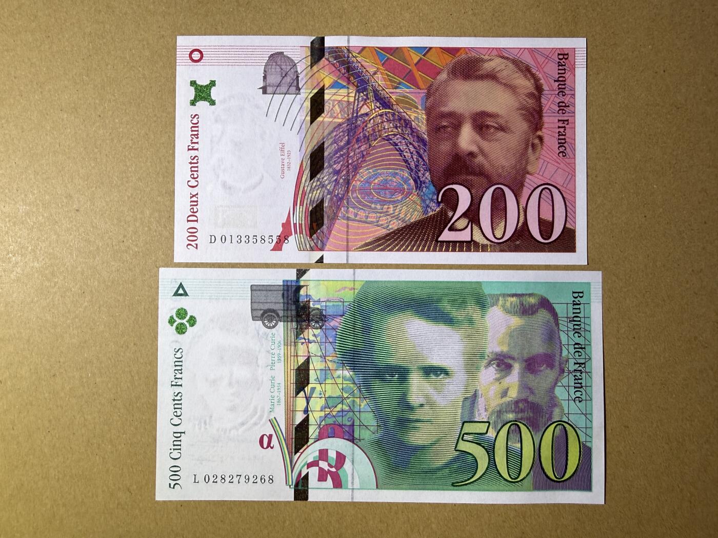 《艾美收藏》第227期-1.3周六外币黄金场-马年首拍 法国200、500法郎2张 UNC 末版 局部轻微荧光 全部无4尾8