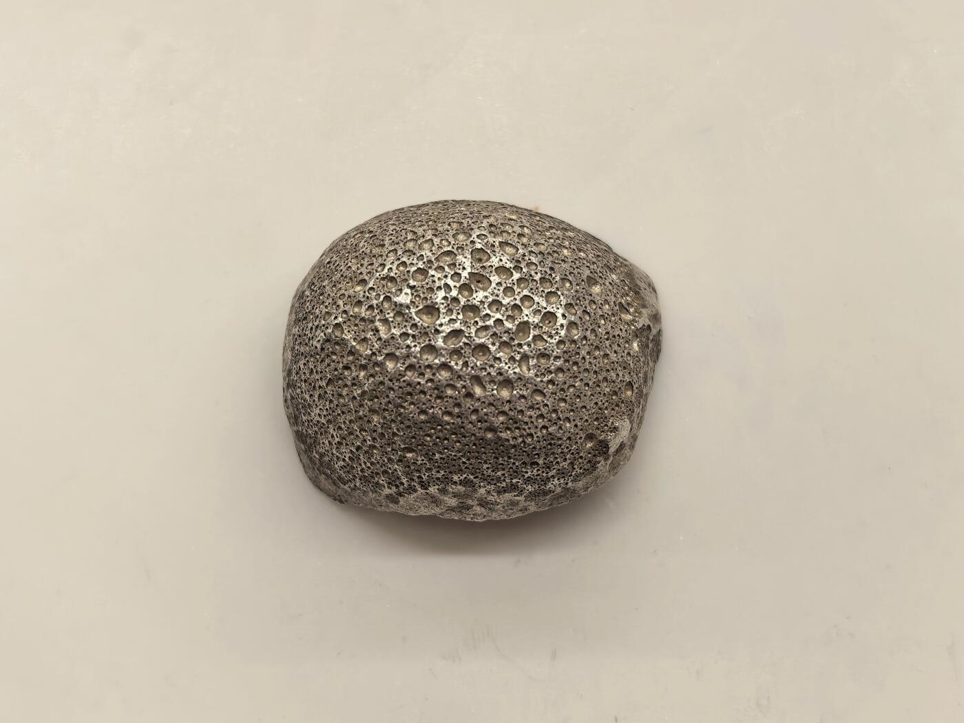 博洋堂“岁启嘉年”2026新年精品大拍专场暨第155期（全场包邮） 清末民国小银锭，26.6g，品相非常好，金珠挂底，味道足，银价都得420多了