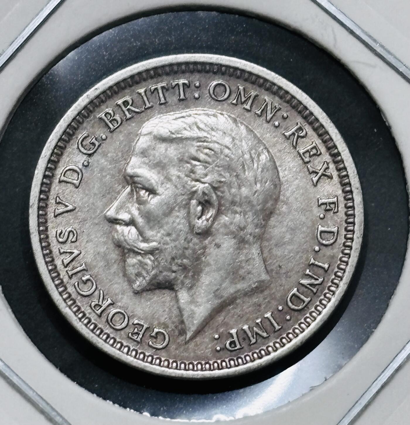 文馨钱币收藏 迎新纳福2026新年第一场（第 287 场）金银老铜币拍卖 极美品 1934-35 年英国乔治五世 3 便士银币 2 枚，1.41 克 500 银