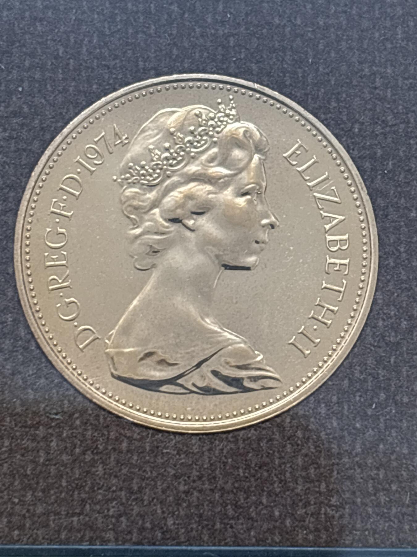 文馨钱币收藏 迎新纳福2026新年第一场（第 287 场）金银老铜币拍卖 原封原盒全新  1974 年英国 1/2 便士--50 便士精制币带铜章一套