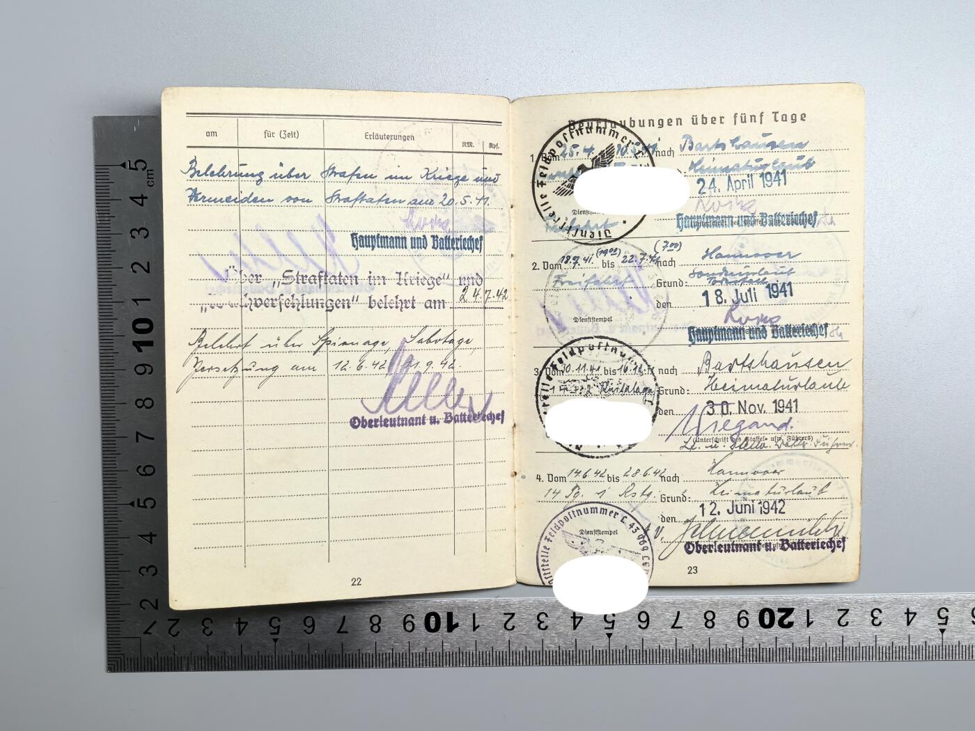 小驴勋章奖章收藏1月2日周五晚六点拍卖（珍爱和平，收藏战争，铭记历史，勿忘国耻，忠党爱国。有偿代拍，送拍规则在简介最后，参拍须阅读规则后再参拍，关系到运费包装发货时效真假辨别等关键信息，拍卖时不再发原图，看大图店主微信码在拍卖店铺介绍里） 得三空军士兵证一本，不常见