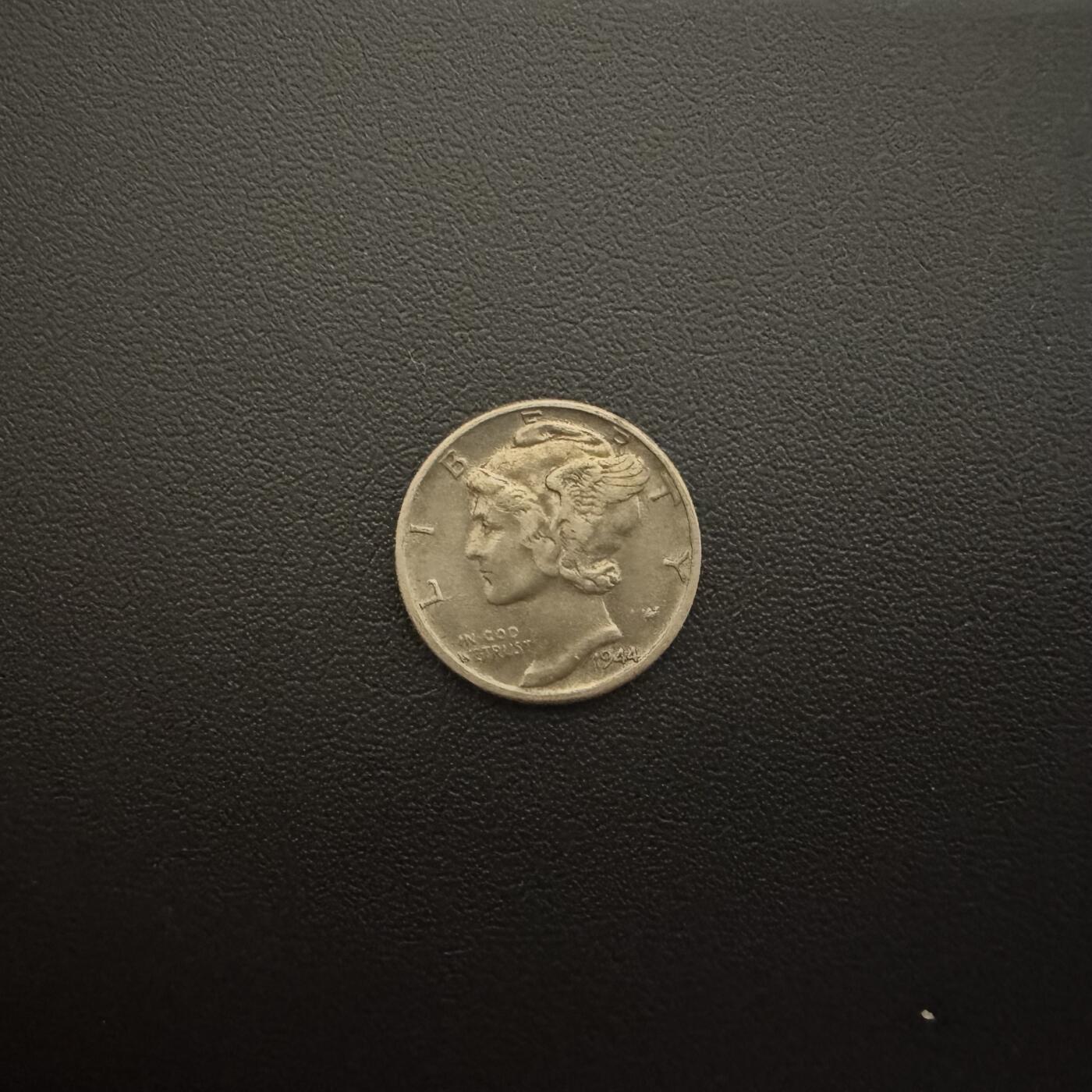 【铜匠收藏】★第135加场★客户代拍 银币场。不寄存，150包邮。不满150元，支付5元运费。《接受代拍 代送NGC评级》 美国1944年墨丘利10美分银币 2.5g 90%银