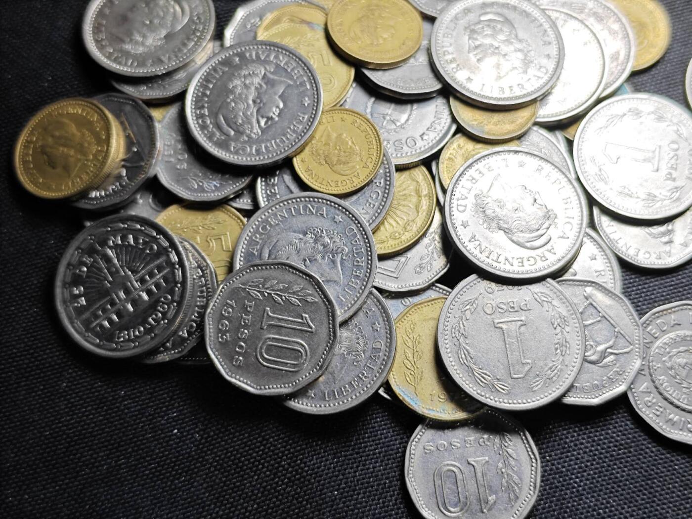 KK钱币收藏小铺 《套币 好品/批量散币专场》  2月预留时间 周末发货  阿根廷散币一组64枚