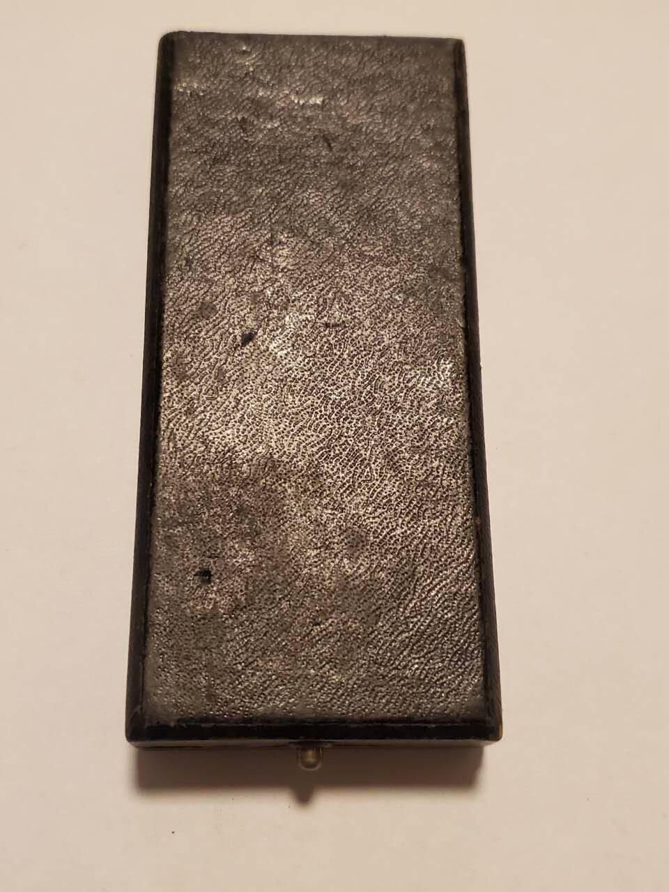 韵星假日拍卖第三十五期 -- Rimey Holidays Auction 34 nazi德国金级母亲奖章带原盒 极品品相 保存非常完好 很少见的完美品相 镀金珐琅完好 带30cm原厂长绶带