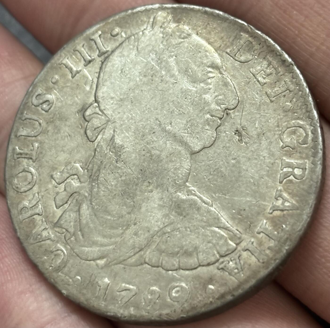 文馨钱币收藏 迎新纳福2026新年第一场（第 287 场）金银老铜币拍卖 少见美品 1789 年西班牙卡洛斯三世双柱大银币，流通美品带一点点小戳，也是当时货币流通历史见证之一