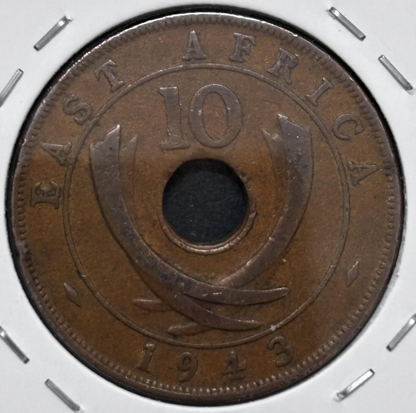 文馨钱币收藏 迎新纳福2026新年第一场（第 287 场）金银老铜币拍卖 少见极美品 1941-1943-1955 英属东非乔治六世，伊丽莎白二世时期 1-5-10 分铜币一组，分别为 SA，I，KN 版殖民地好品铜币