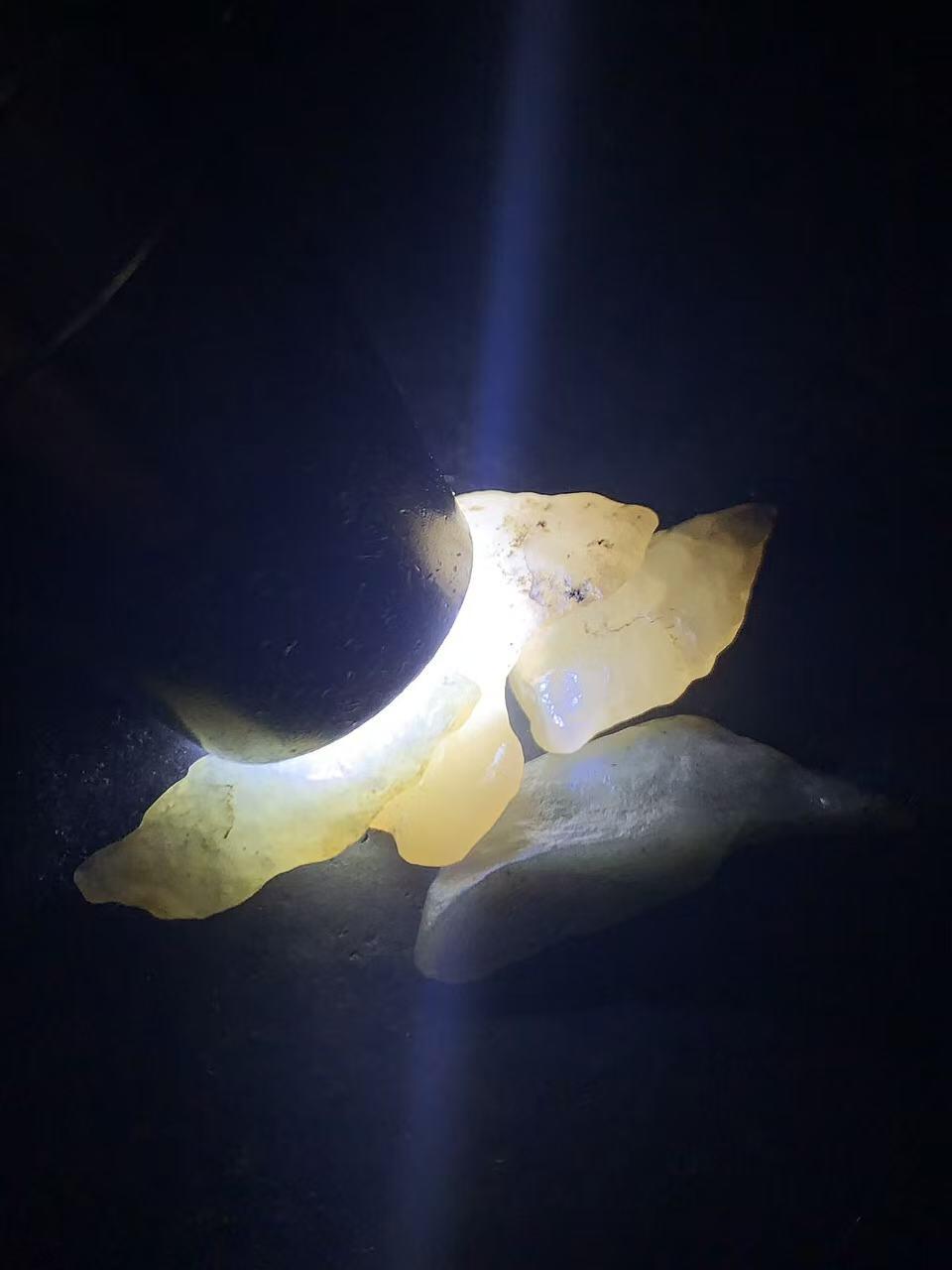 新疆戈壁料风化纹和田玉原石一组