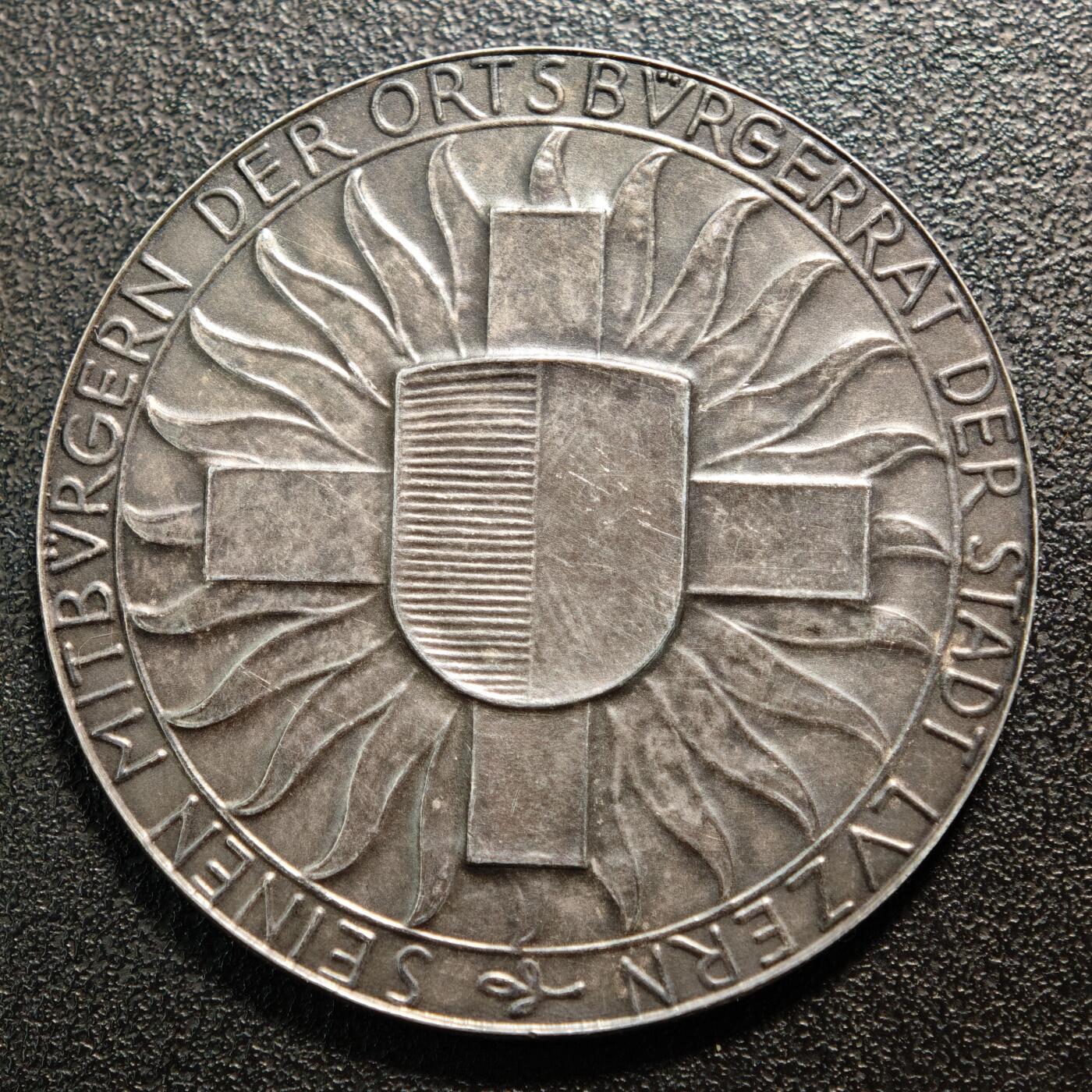 【德藏】世界币章拍卖第160期 1918年 瑞士一战卢塞恩雇佣兵纪念银章 深彩包浆 直径约：45.1mm；重约：36.8g