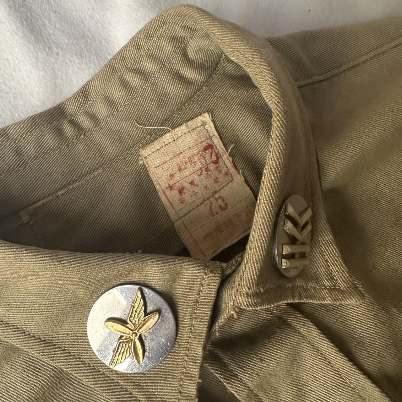 【第肆場】近代勋奖章徽章服饰杂项专场 民国 48年度空军飞官卡其重磅棉作战服—含原衣标—肩宽约44cm 袖长约59cm