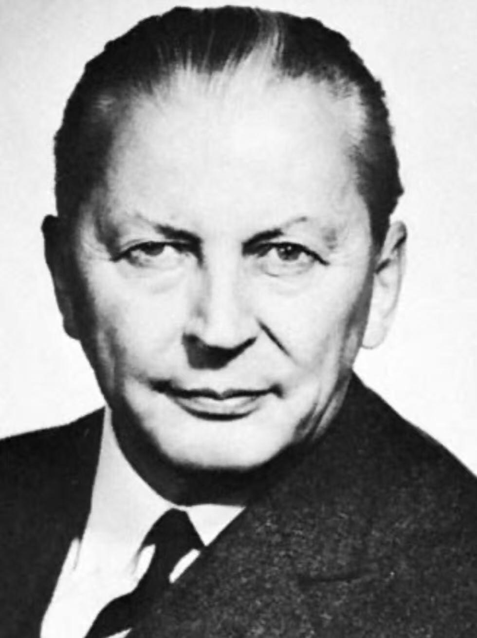 七河·世界币章小拍（总第32期） 纯银！第三任西德总理库特.基辛格高浮雕精制纯银纪念章