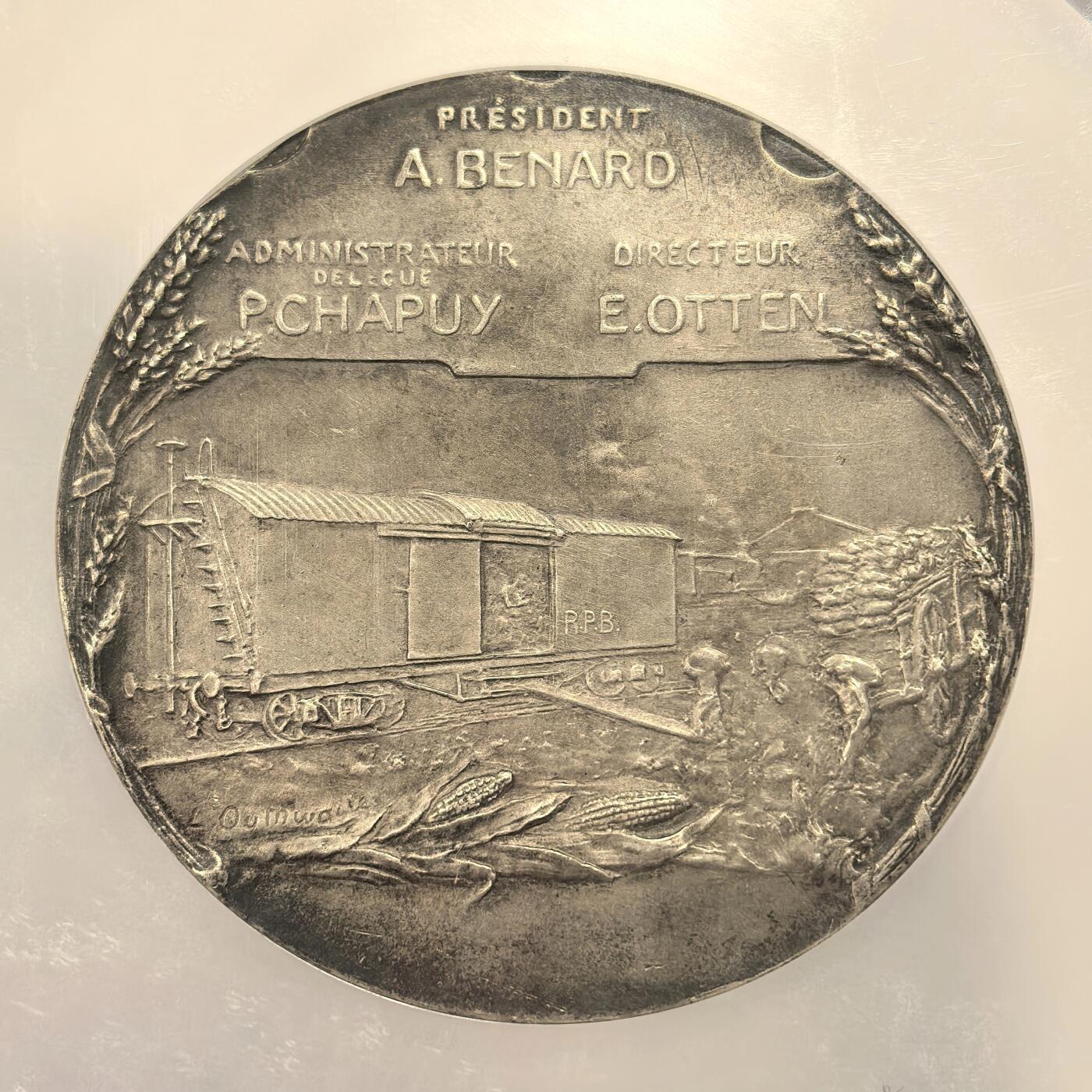 博洋堂“岁启嘉年”2026新年精品大拍专场暨第155期（全场包邮） NGC MS62 阿根廷1910年铁路开通纪念。58mm超大银章，背面是铁路开通路线及站台街景。