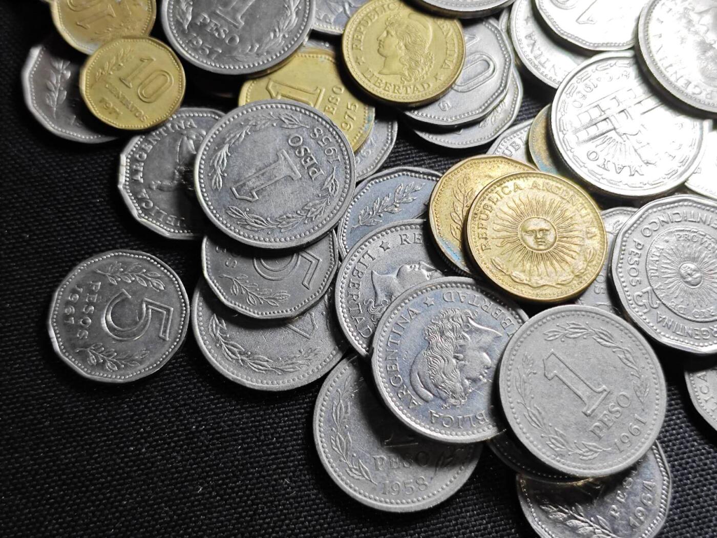 KK钱币收藏小铺 《套币 好品/批量散币专场》  2月预留时间 周末发货  阿根廷散币一组64枚