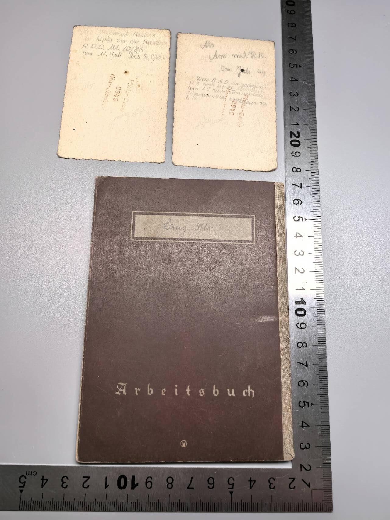 小驴勋章奖章收藏1月2日周五晚六点拍卖（珍爱和平，收藏战争，铭记历史，勿忘国耻，忠党爱国。有偿代拍，送拍规则在简介最后，参拍须阅读规则后再参拍，关系到运费包装发货时效真假辨别等关键信息，拍卖时不再发原图，看大图店主微信码在拍卖店铺介绍里） 得三工作本带两张照片