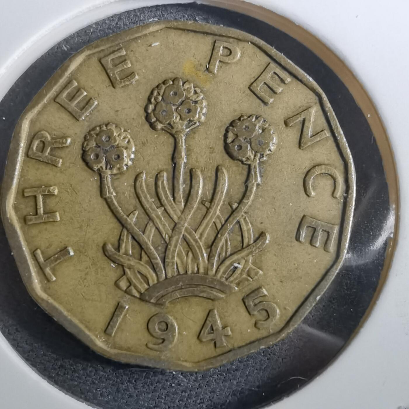 沼泽如烟--第950场 英国1945年3便士