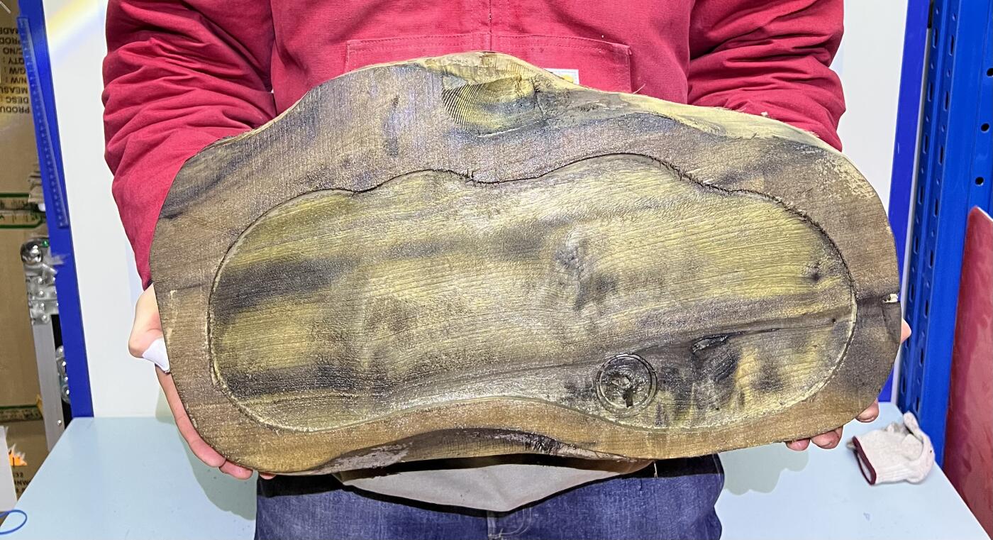 零元拍： 1231-3金丝楠 茶盘，尺寸约515/240/290/厚40MM，满果香，满金丝满水波，未上漆上蜡。重量约4.5公斤