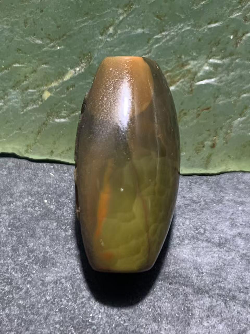 精美亚光风化纹战国红玛瑙手工雕刻禅字勒子一颗！