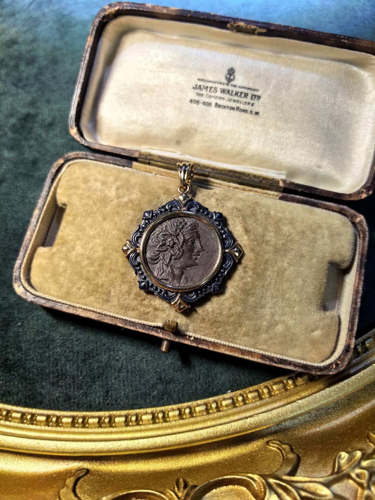 古希腊酒神古币吊坠