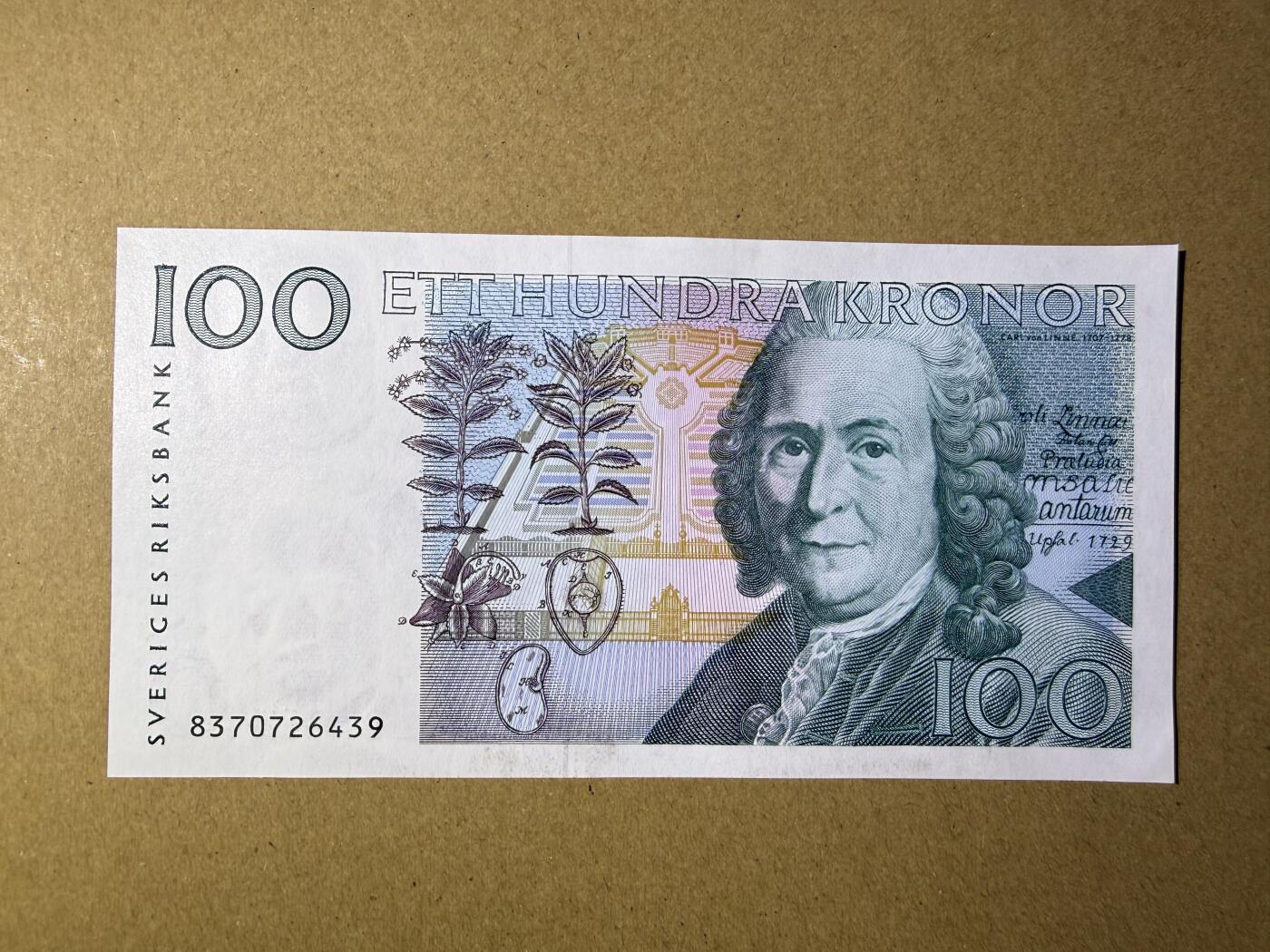 《艾美收藏》第227期-1.3周六外币黄金场-马年首拍 瑞典100克朗 UNC 1998年 初版 瑞典自然科学家林奈