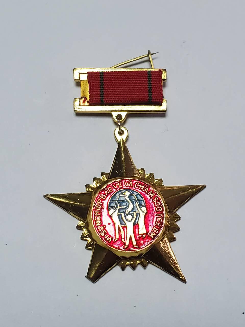 韵星假日拍卖第三十五期 -- Rimey Holidays Auction 34 越南社会主义共和国为保卫和护理家庭事业贡献优秀奖章