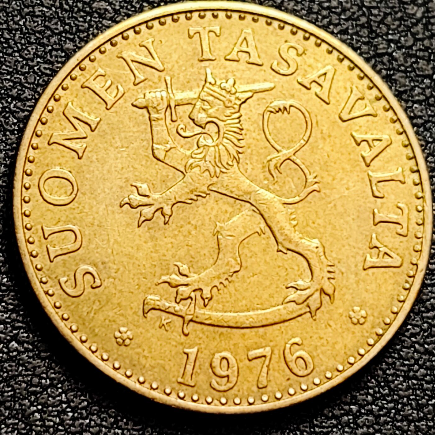 泉币菌-第160场-新年第三场 精品福利场 芬兰50芬尼铜币 1976年 持剑狮子 欧洲币 25mm