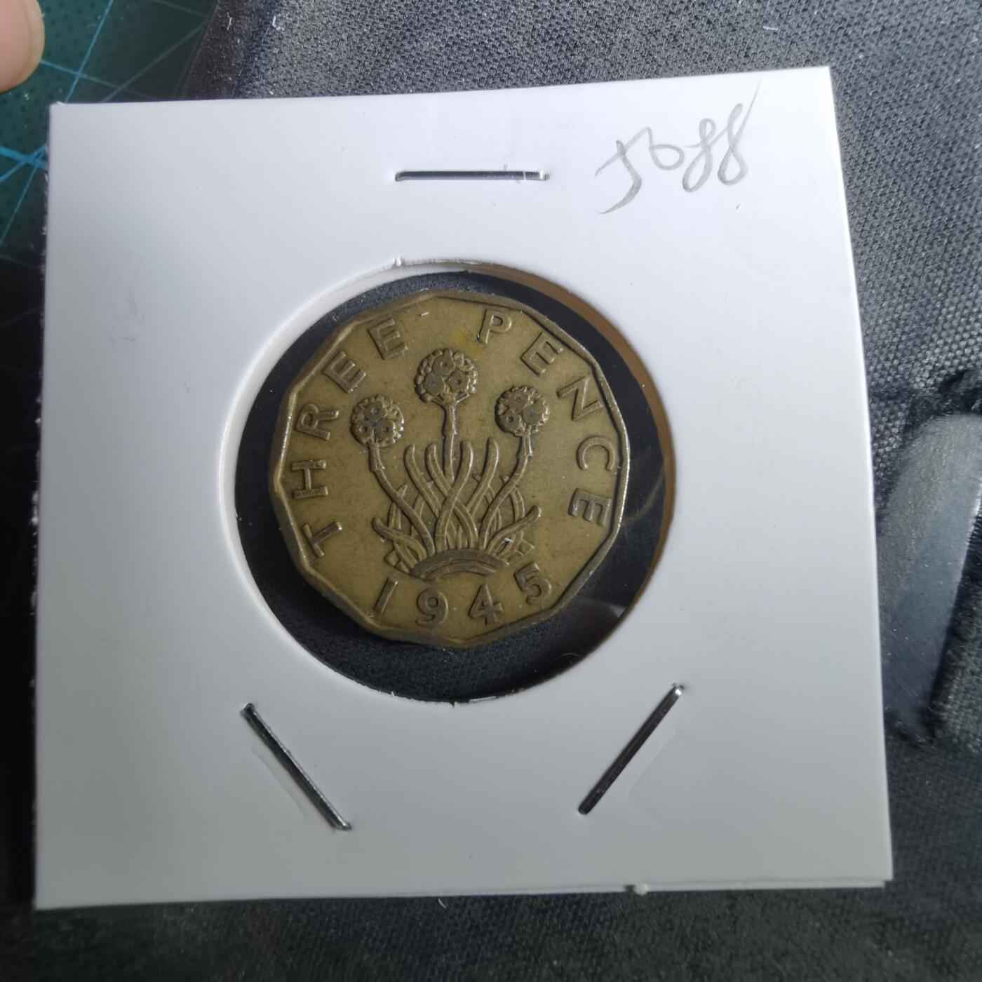 沼泽如烟--第950场 英国1945年3便士