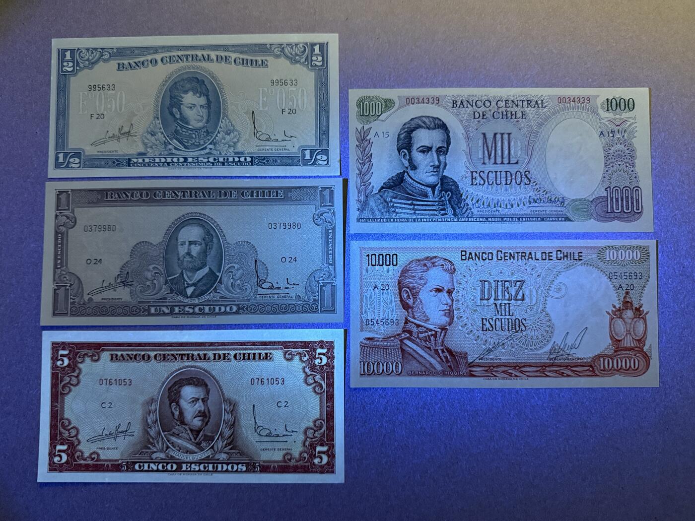 《艾美收藏》第227期-1.3周六外币黄金场-马年首拍 智利埃斯库多5张 AU 各时期不同版本