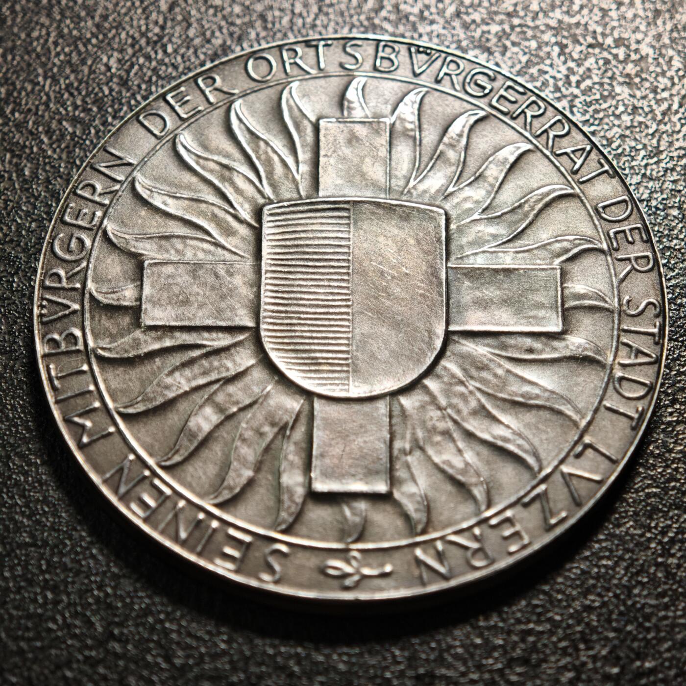 【德藏】世界币章拍卖第160期 1918年 瑞士一战卢塞恩雇佣兵纪念银章 深彩包浆 直径约：45.1mm；重约：36.8g