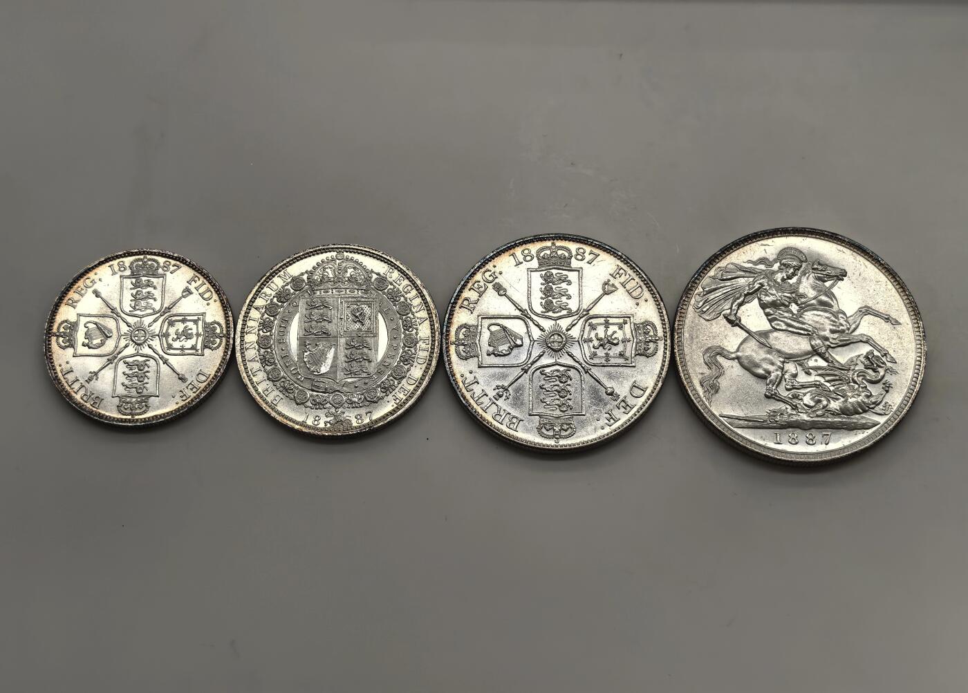 博洋堂“岁启嘉年”2026新年精品大拍专场暨第155期（全场包邮） 英国1887年维多利亚原盒金银币大全套11枚套币 一套难求