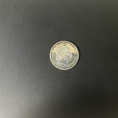 【铜匠收藏】★第135加场★客户代拍 银币场。不寄存，150包邮。不满150元，支付5元运费。《接受代拍 代送NGC评级》 - 英国2013年马剑20镑乔治小王子诞生银币 15.7g 99.9%银 有氧化