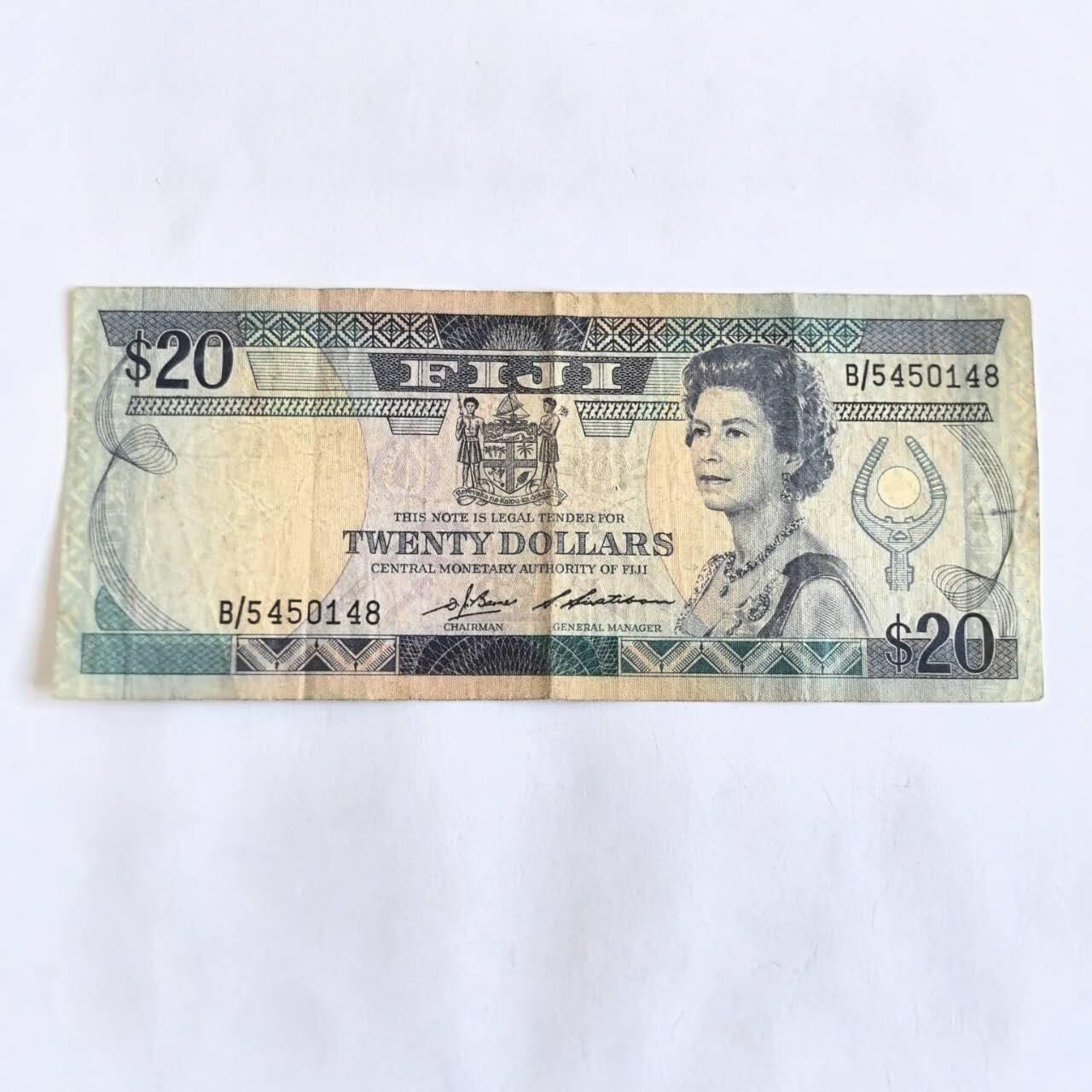 各国外币第106期 无佣金 斐济20元尾48（签名3）