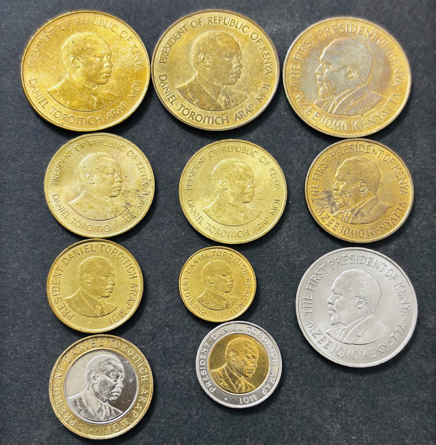 文馨钱币收藏 迎新纳福2026新年第一场（第 287 场）金银老铜币拍卖 原铜光，原光好品早期肯尼亚铜镍币5 分-10 先令双色币一组 11 枚