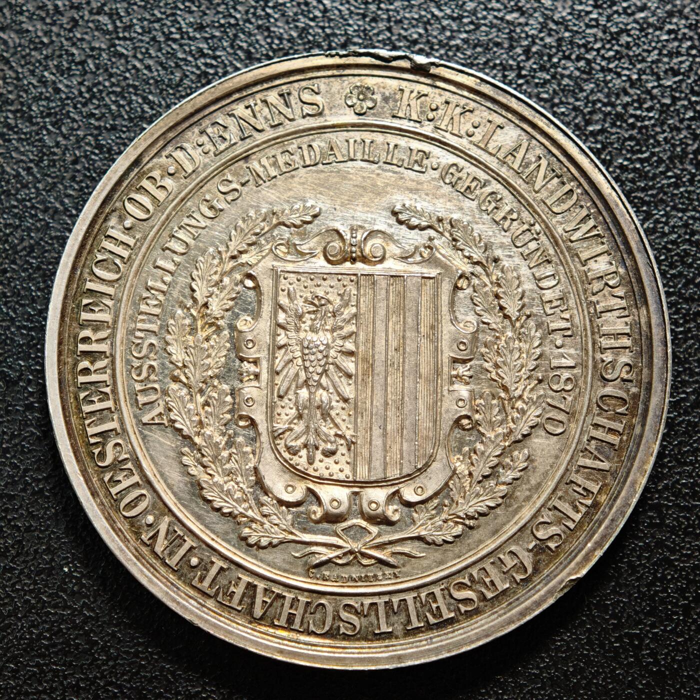 【德藏】世界币章拍卖第160期 1870年 奥地利恩斯地区皇家农业协会创立表彰奖章纪念银章 设计精美 吊环去除 直径约：39.3mm；重约：24.9g
