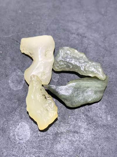 新疆戈壁料风化纹和田玉原石一组 - 新疆戈壁料风化纹和田玉原石一组