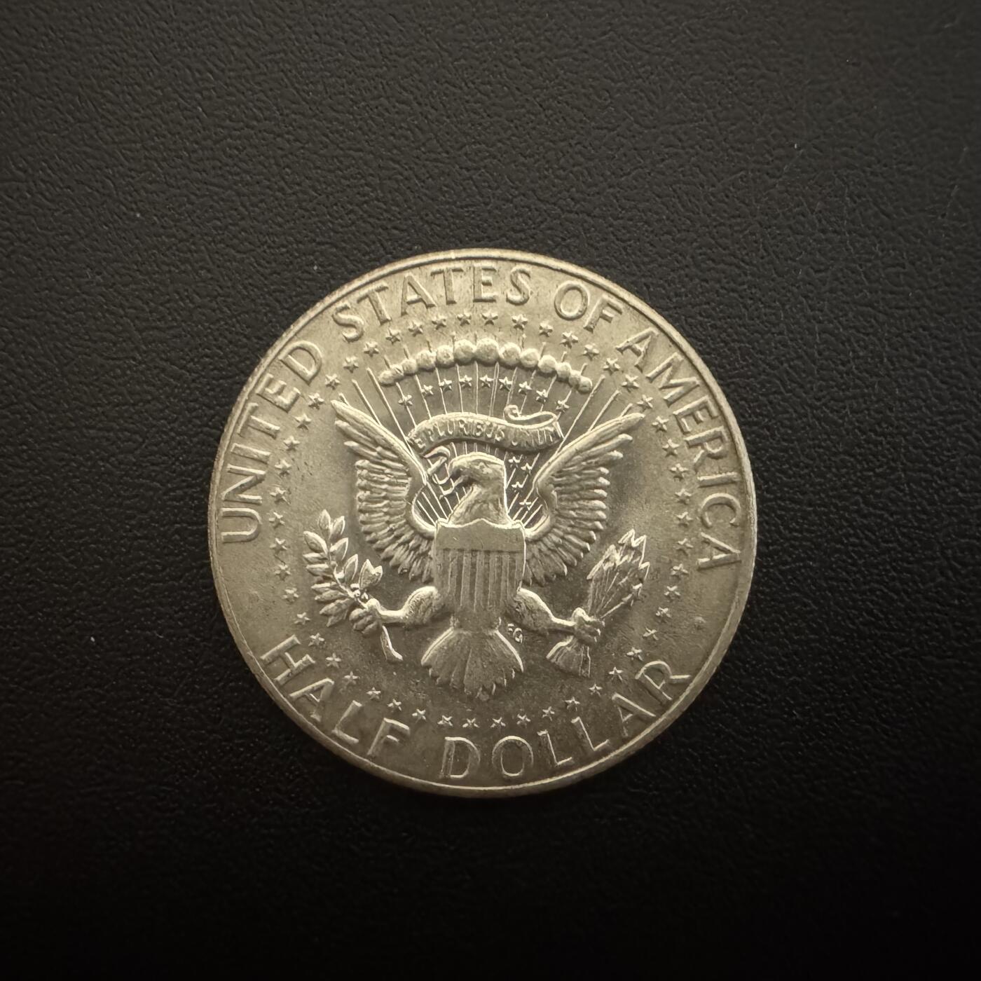 【铜匠收藏】★第135加场★客户代拍 银币场。不寄存，150包邮。不满150元，支付5元运费。《接受代拍 代送NGC评级》 美国肯尼迪1969年半美元银币 11.5g 40%银