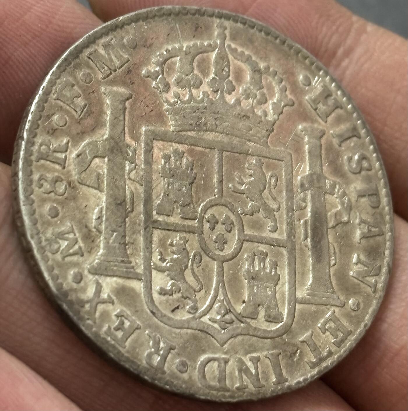 文馨钱币收藏 迎新纳福2026新年第一场（第 287 场）金银老铜币拍卖 少见美品 1789 年西班牙卡洛斯三世双柱大银币，流通美品带一点点小戳，也是当时货币流通历史见证之一