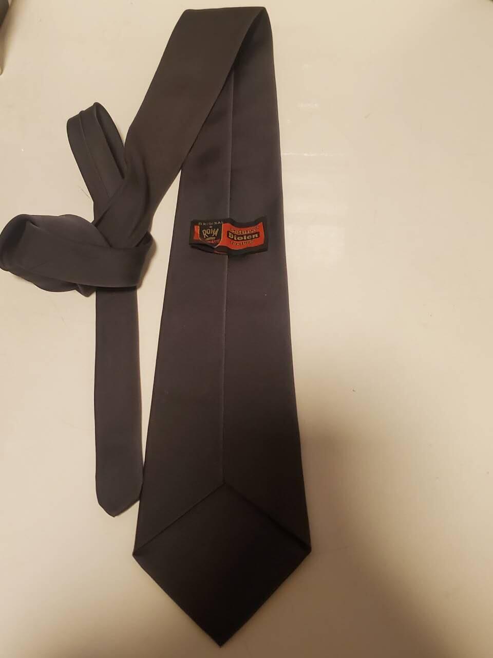 韵星假日拍卖第三十五期 -- Rimey Holidays Auction 34 民主德国人民军领带 原品无损 背带厂标setura厂