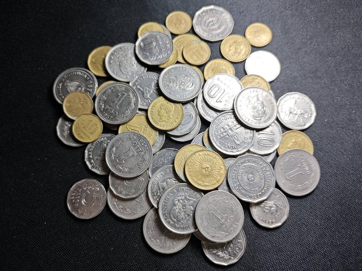 KK钱币收藏小铺 《套币 好品/批量散币专场》  2月预留时间 周末发货  阿根廷散币一组64枚