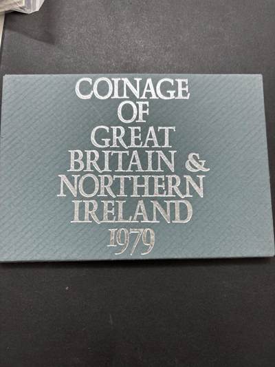 文馨钱币收藏 迎新纳福2026新年第一场（第 287 场）金银老铜币拍卖 - 原封原盒全新  1979 年英国 1/2 便士--50 便士精制币带铜章一套