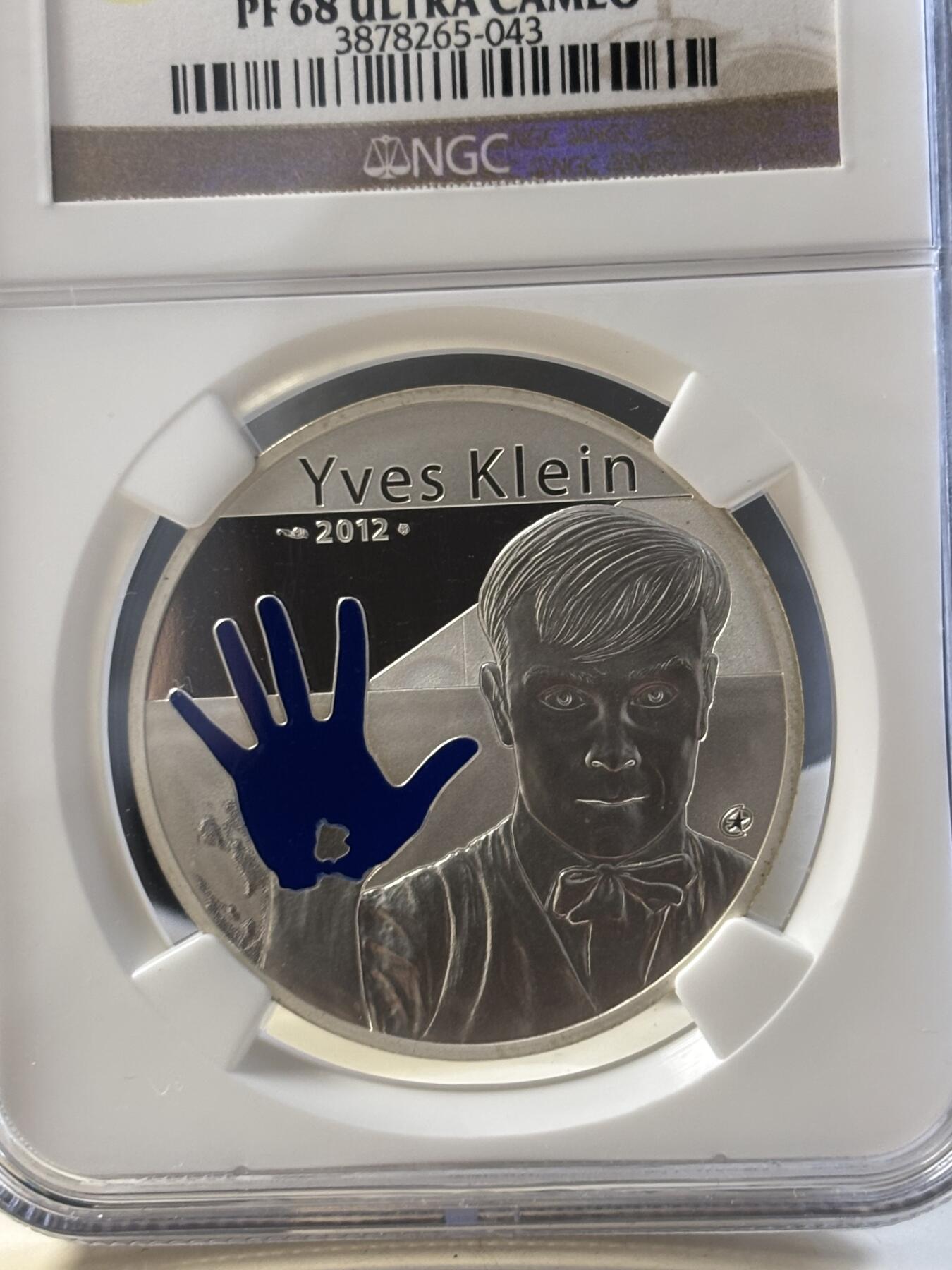 第186期拍卖 获奖币法国2012年伊夫克莱因“蓝手”彩色银币NGC-PF68，22.2克，900银，发行30000枚