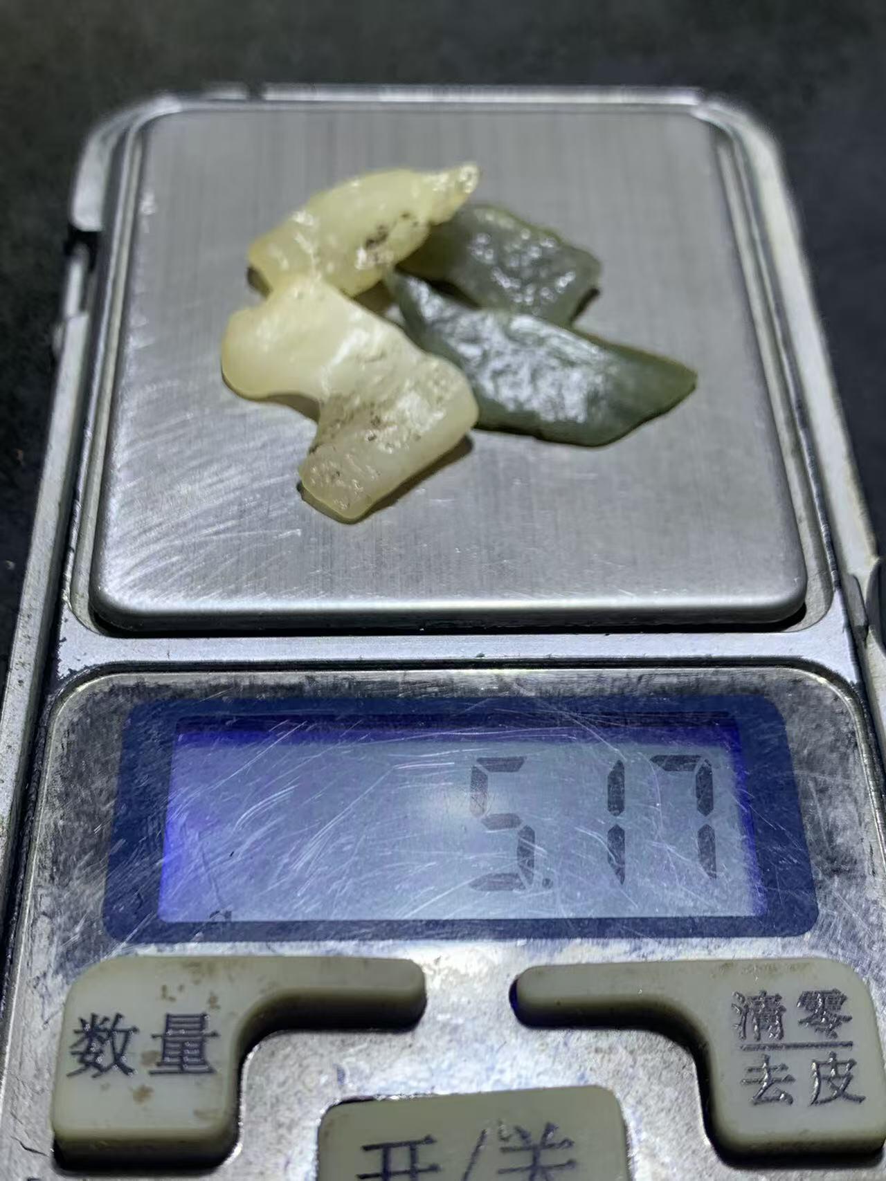 新疆戈壁料风化纹和田玉原石一组