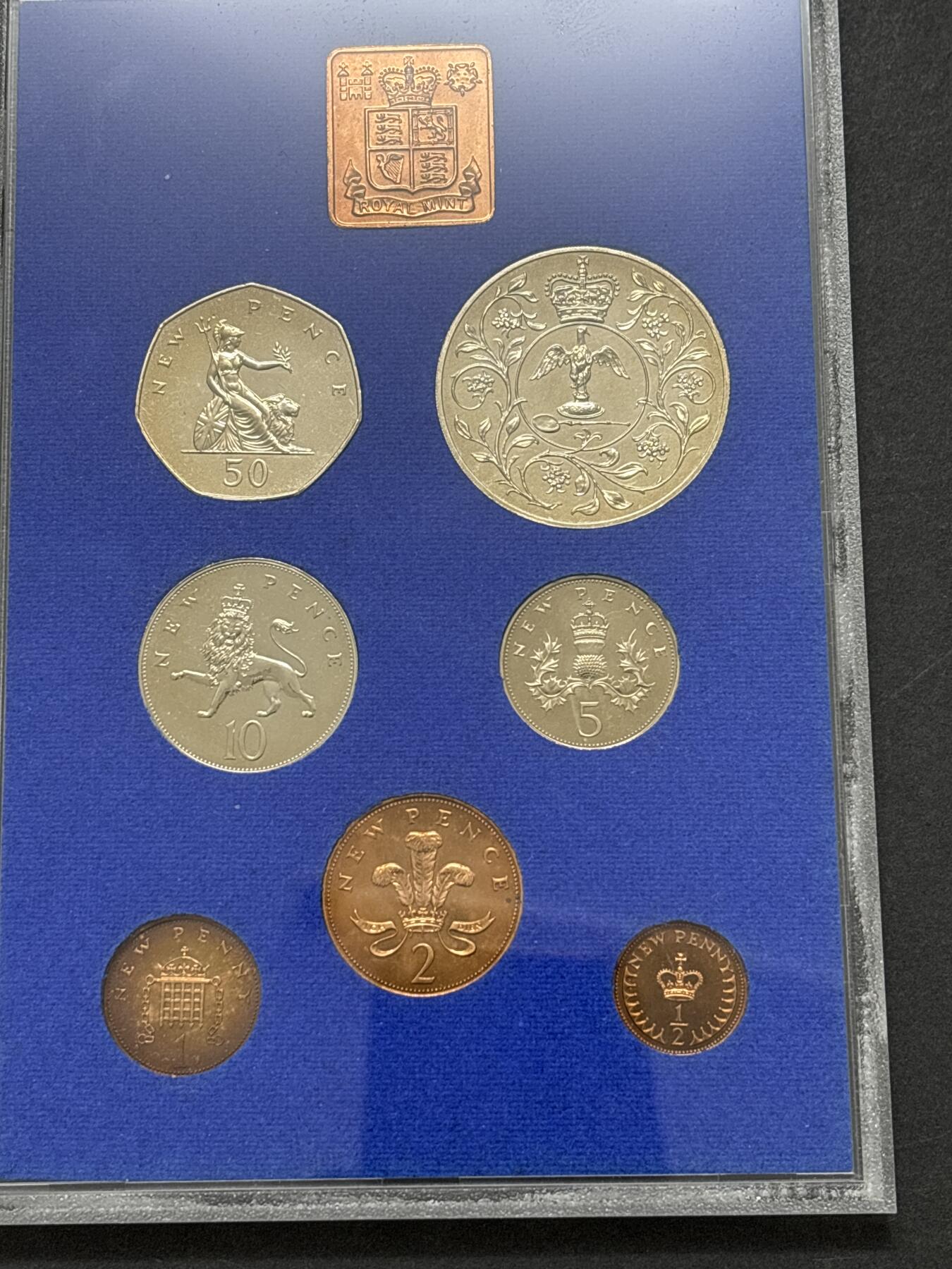 文馨钱币收藏 迎新纳福2026新年第一场（第 287 场）金银老铜币拍卖 原封原盒全新  1977 年英国 1/2 便士--登基 25 周年 1 克朗精制币带铜章一套