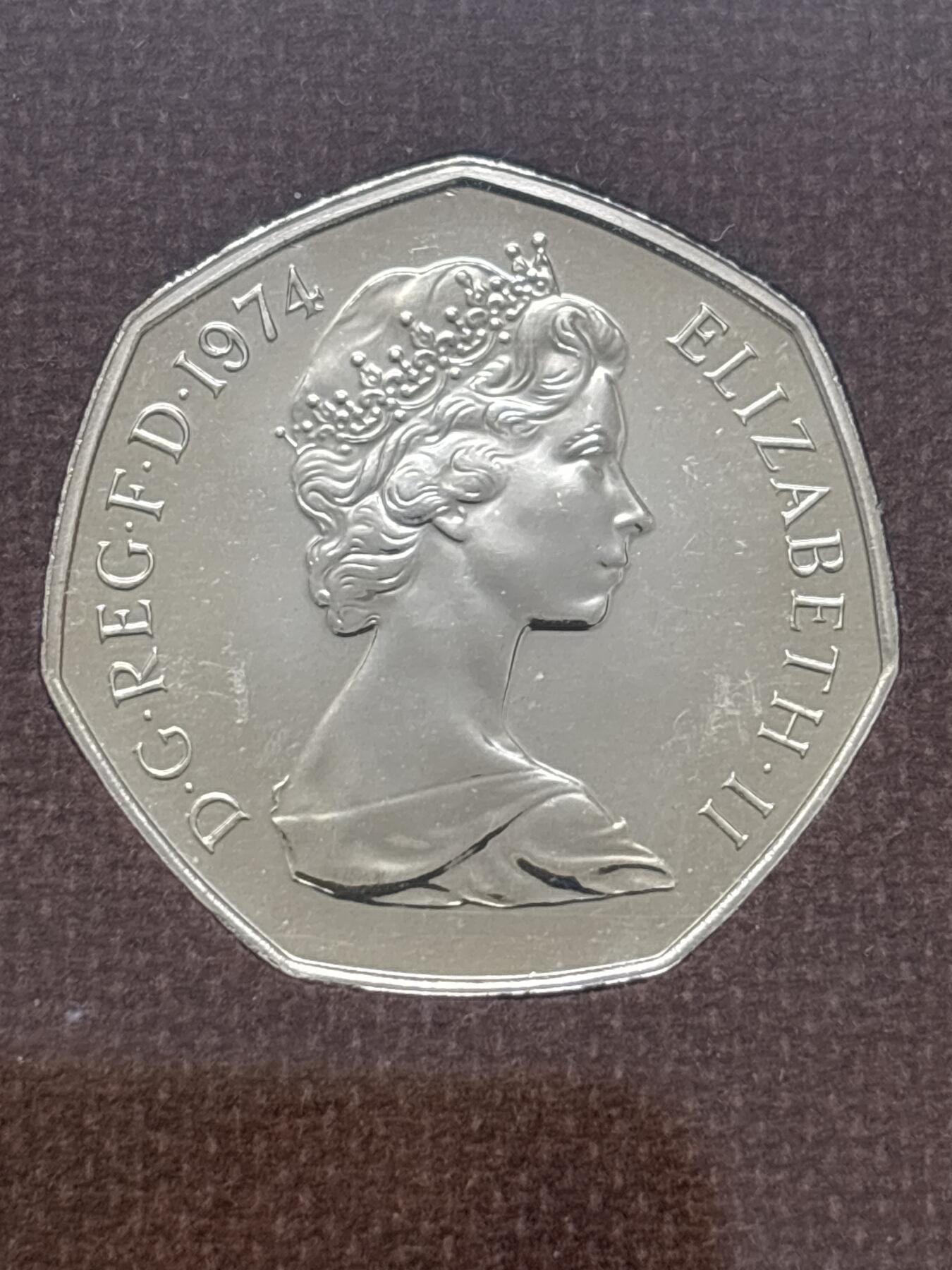 文馨钱币收藏 迎新纳福2026新年第一场（第 287 场）金银老铜币拍卖 原封原盒全新  1974 年英国 1/2 便士--50 便士精制币带铜章一套