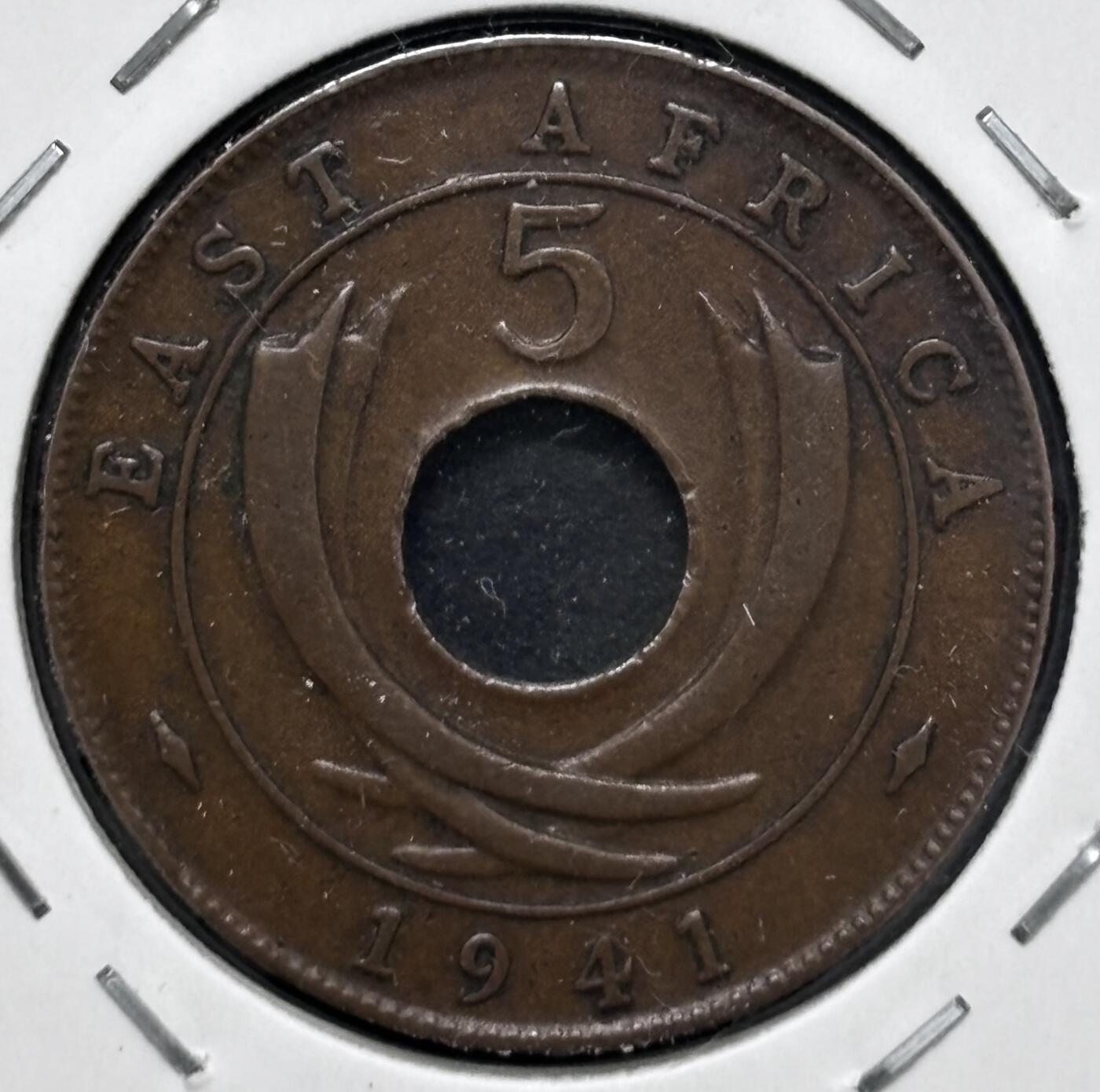 文馨钱币收藏 迎新纳福2026新年第一场（第 287 场）金银老铜币拍卖 少见极美品 1941-1943-1955 英属东非乔治六世，伊丽莎白二世时期 1-5-10 分铜币一组，分别为 SA，I，KN 版殖民地好品铜币