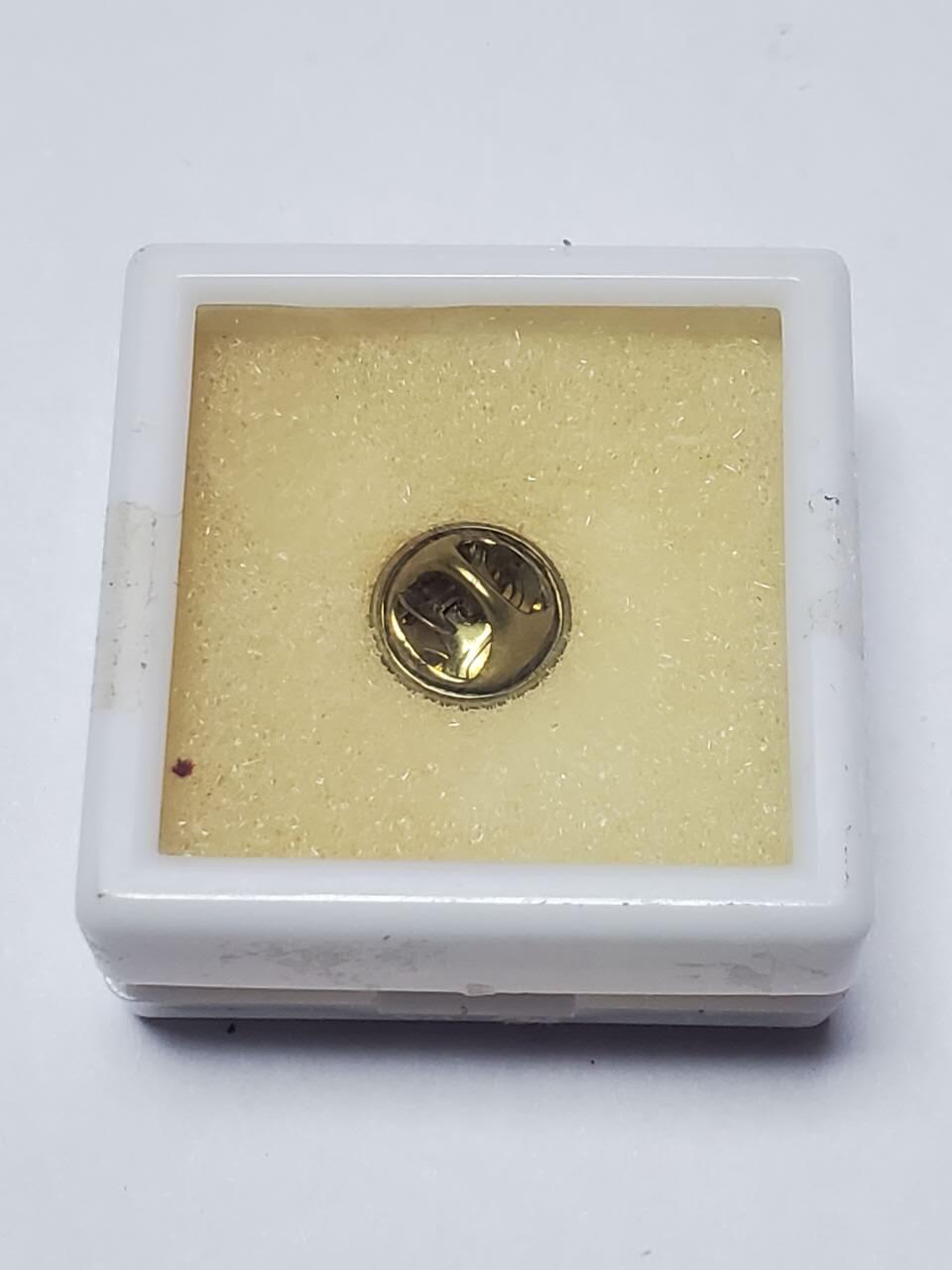 韵星假日拍卖第三十五期 -- Rimey Holidays Auction 34 越南社会主义共和国共青团优秀服务成员证章 带原盒 盒带标