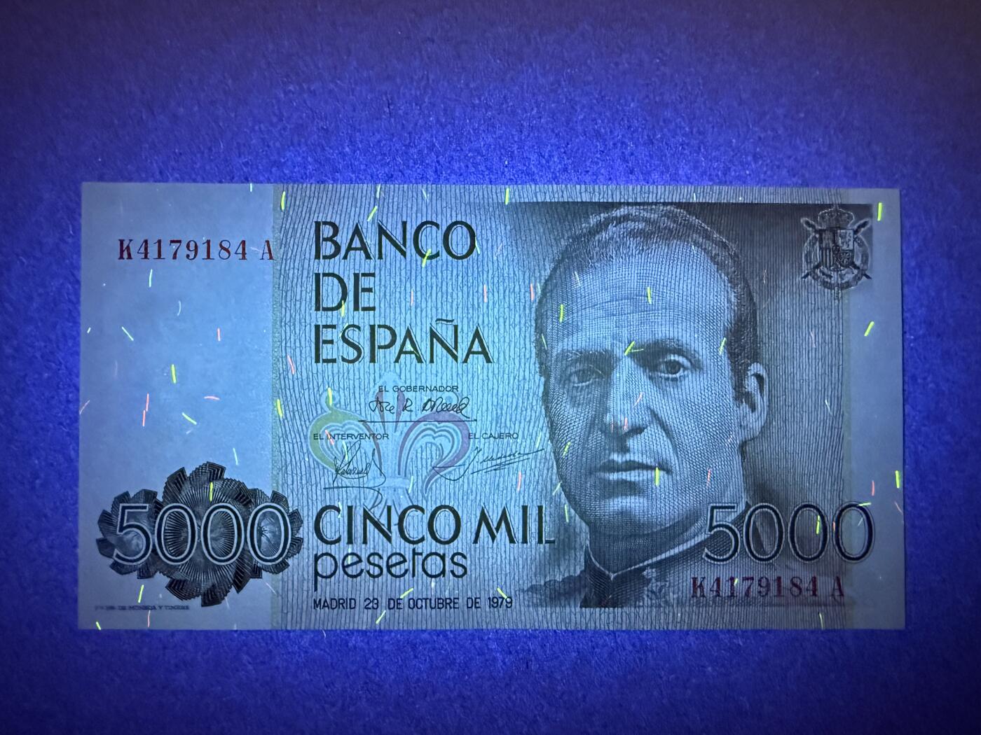 《艾美收藏》第227期-1.3周六外币黄金场-马年首拍 西班牙5000比塞塔 UNC 1979年 西班牙国王卡洛斯一世