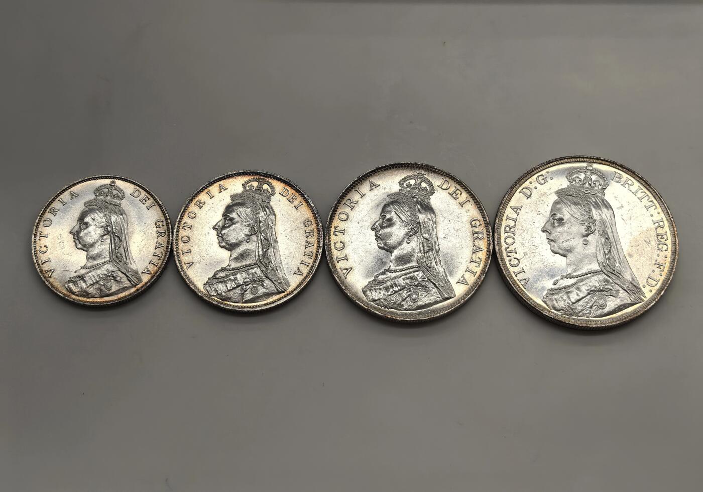 博洋堂“岁启嘉年”2026新年精品大拍专场暨第155期（全场包邮） 英国1887年维多利亚原盒金银币大全套11枚套币 一套难求