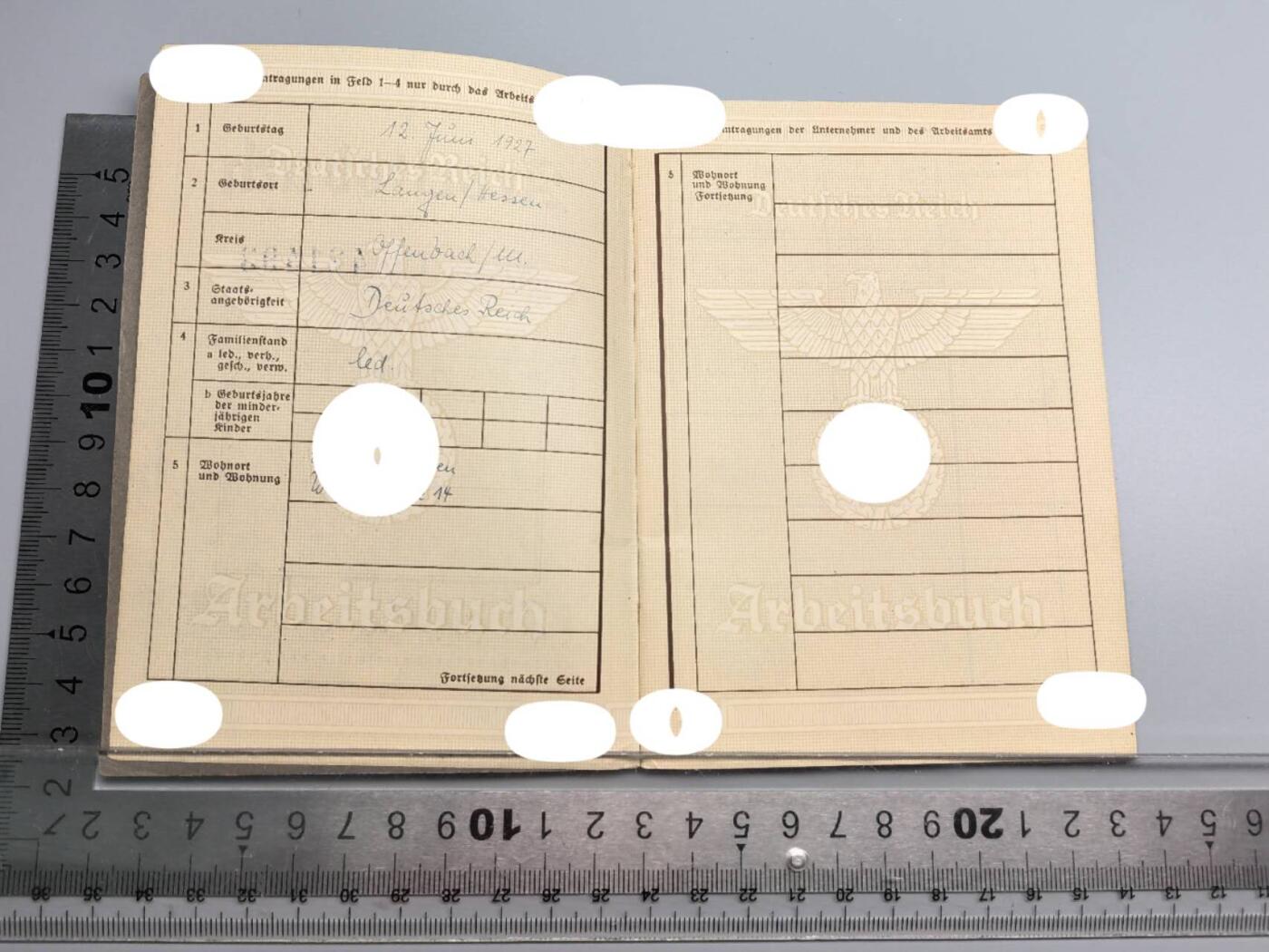 小驴勋章奖章收藏1月2日周五晚六点拍卖（珍爱和平，收藏战争，铭记历史，勿忘国耻，忠党爱国。有偿代拍，送拍规则在简介最后，参拍须阅读规则后再参拍，关系到运费包装发货时效真假辨别等关键信息，拍卖时不再发原图，看大图店主微信码在拍卖店铺介绍里） 得三工作本带两张照片