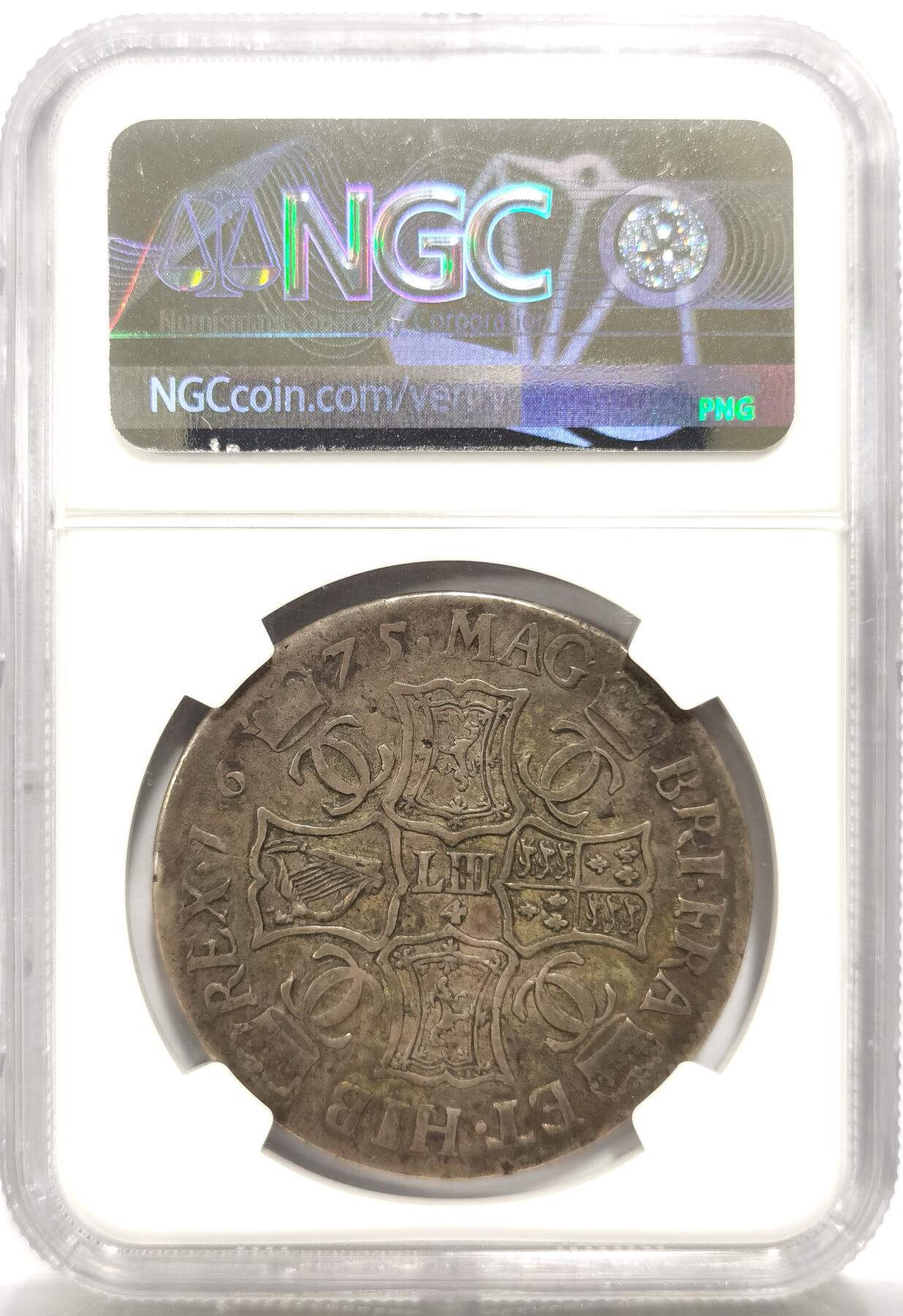 博洋堂“岁启嘉年”2026新年精品大拍专场暨第155期（全场包邮） NGC VF35 苏格兰王国1675年查理二世4马克银币，40mm/26.33g，爱丁堡制。该年份4马克在国际拍卖中仅见4枚记录，而本枚为状态最佳的冠军级，国内目前仅此一枚，麦稀奇首见品种。早年以裸币状态于CNG购入，含佣成交价约3300美元（2.4万），完整留存当时拍卖与成交记录，来源清晰。尺寸接近克朗级，大版面，王像戎装清晰，盾徽饱满，上手存在感非常强，远非普通英国银币可比。