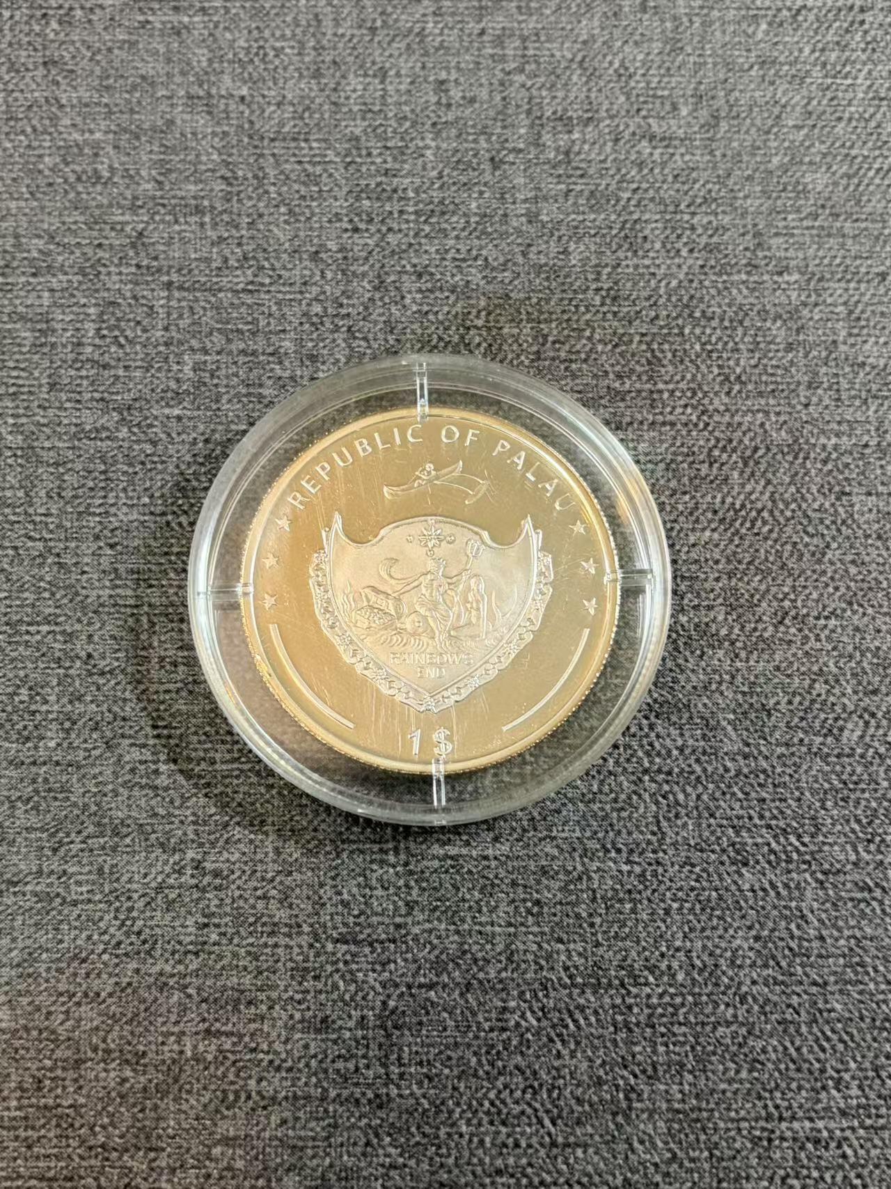 第186期拍卖 帕劳2006年雪花镶嵌水晶20克纪念银币，999银，银价360